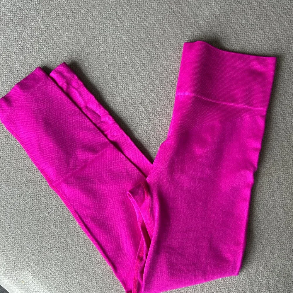 Pink Workout Set - Picture 4 of 6